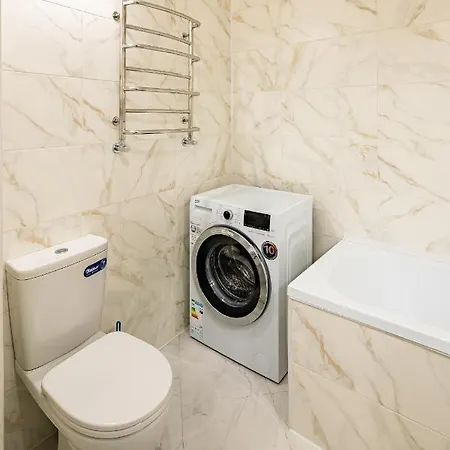 Apartment тиха в центрі зі світлом Lviv