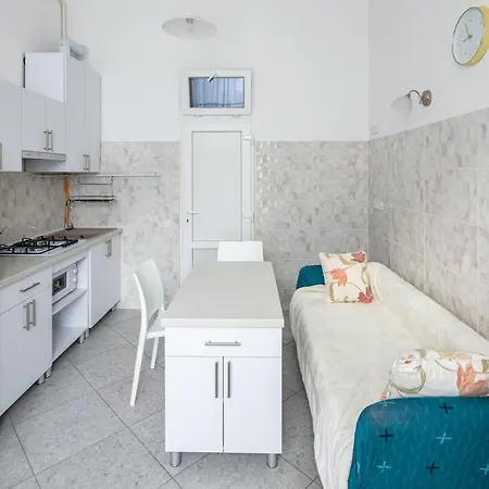 Apartment тиха в центрі зі світлом Lviv