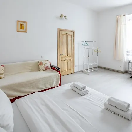Apartment тиха в центрі зі світлом Lviv